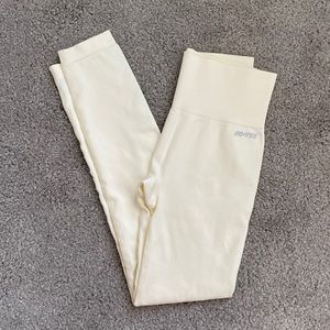 Bo+Tee Women’s Renewed Collection Vitality Leggings, Size XS. Colored Cream